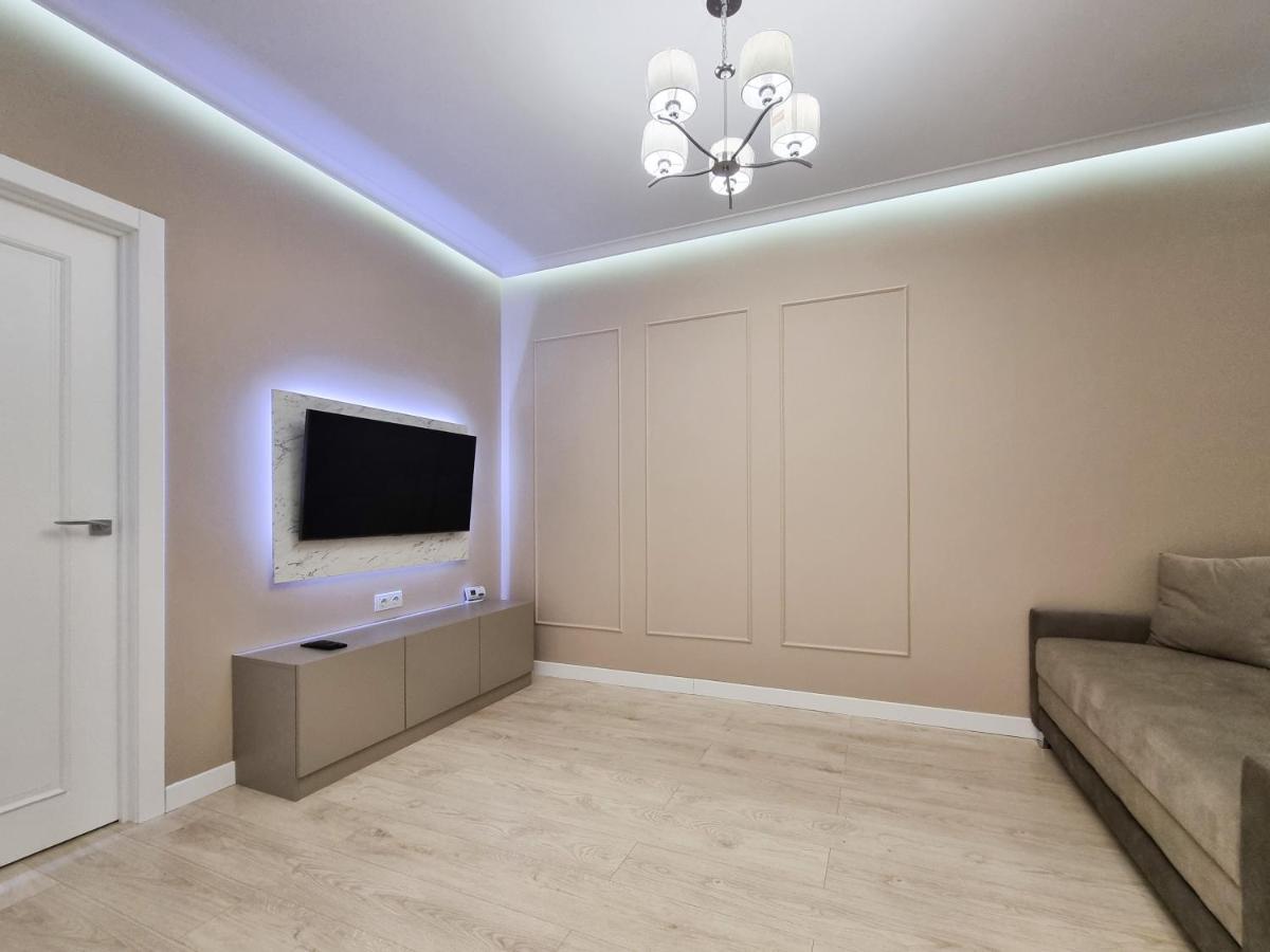 Botanica, 1 Bedroom Apartment With Living Chisinau Ngoại thất bức ảnh